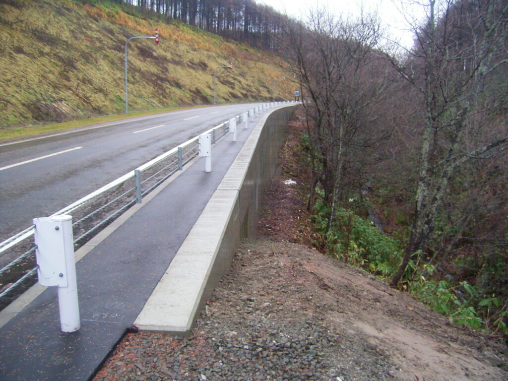 奈江富良野線 交通安全施設工事(地特)